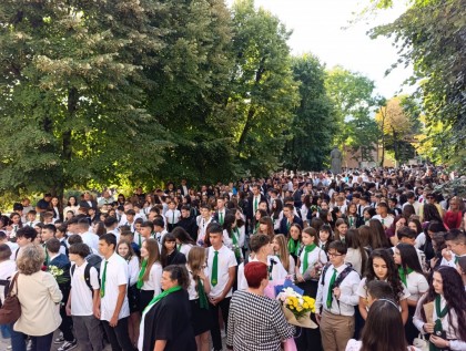 Кметът проф. Христо Христов поздрави…